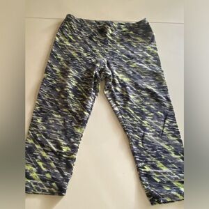 Women’s printed capri leggings